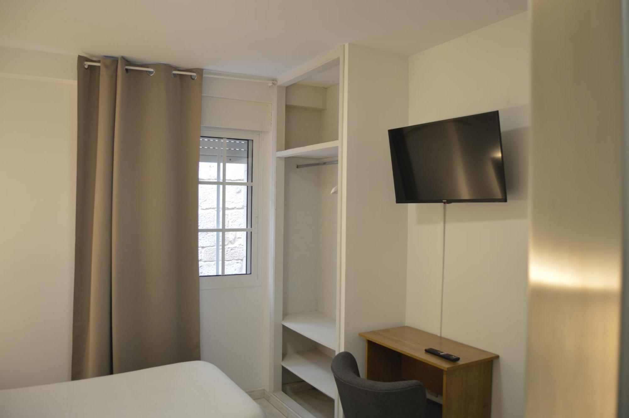 Twin Room,1765968685:JPEG